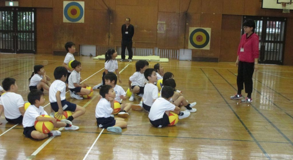 小学生とボール遊び In 与野南小学校 Voj公式ブログ